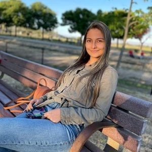 Meet your Posher, Marcela